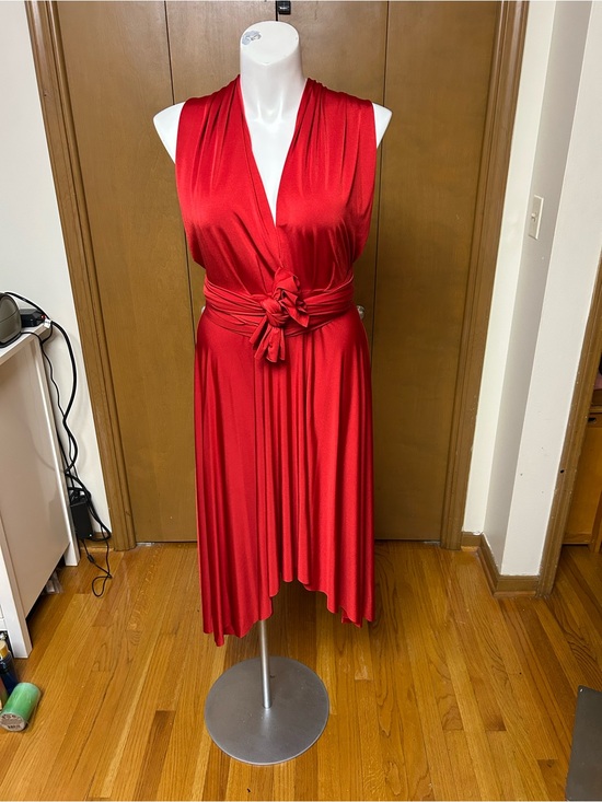 AKIRA Dresses & Skirts - AKIRA Red Sleeveless V-Neck Midi Dress with Tie Waist